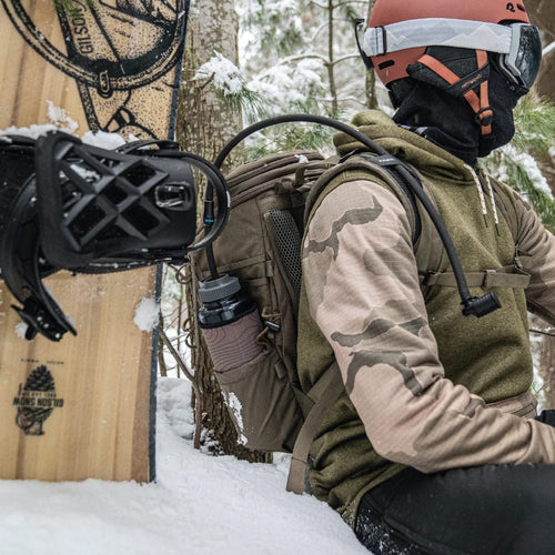 Hardside Hydration SWIG RIG - WIDE MOUTH hands-free hydration system on backpack for snowboarding